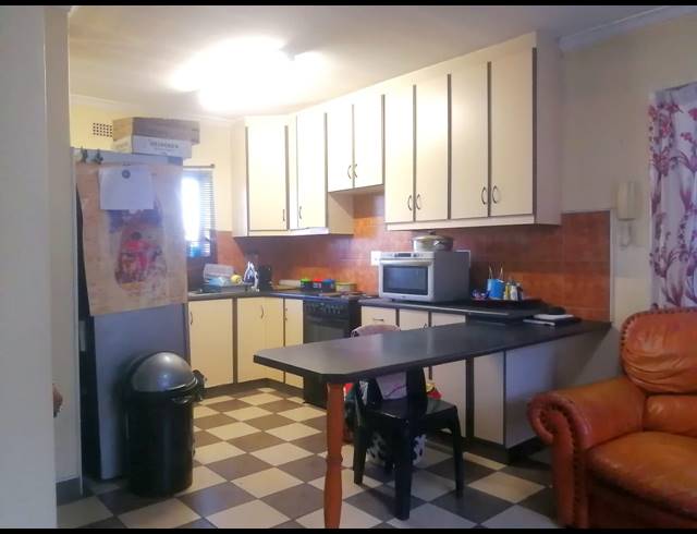 2 BEDROOM SIMPLEX FOR SALE IN ESCOMBE